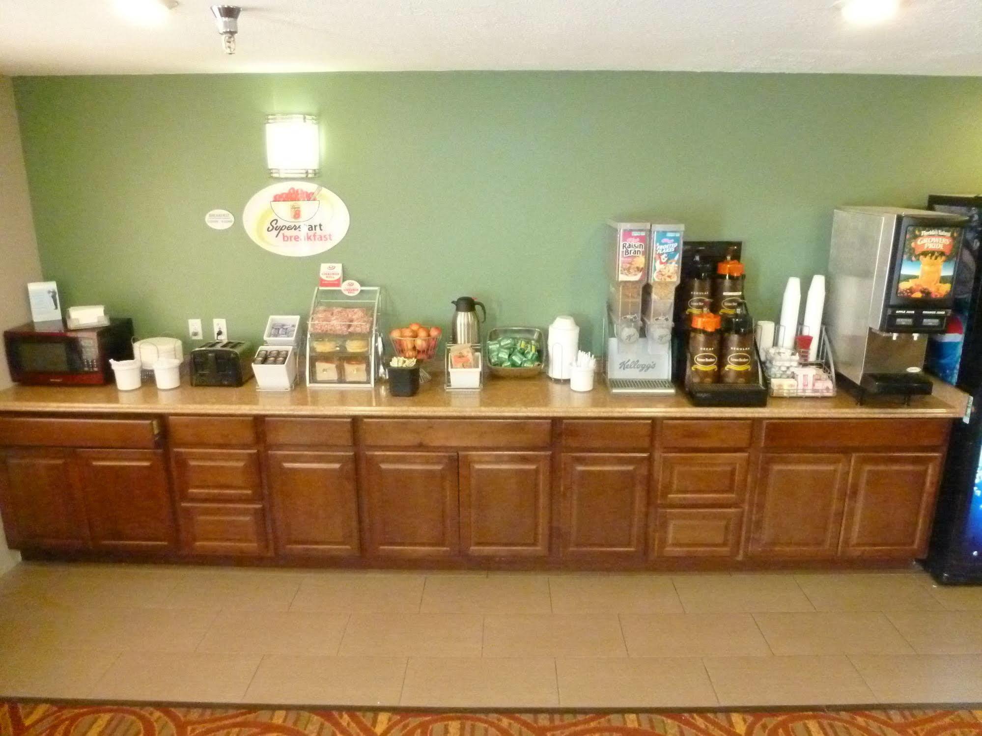 מלון Super 8 By Wyndham רוק ספרינגס מראה חיצוני תמונה