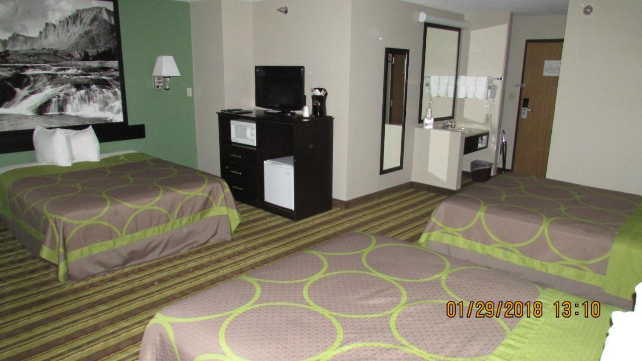 מלון Super 8 By Wyndham רוק ספרינגס מראה חיצוני תמונה